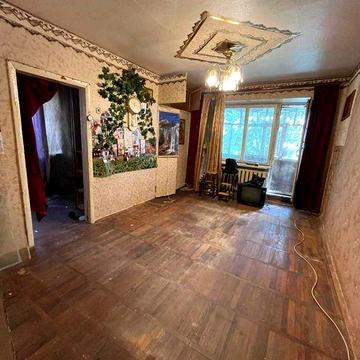 3-кімнатна під ремонт на Алмазному !!!