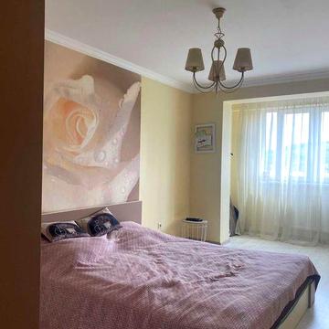 Здається в оренду 3-кімнатна квартира в районі Росвигово.