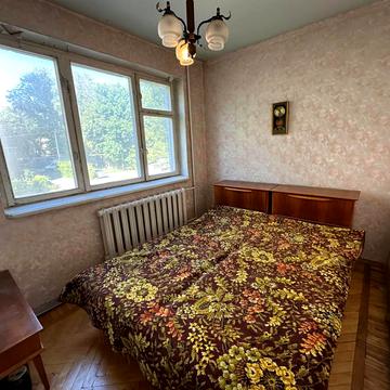 Космонавтів просп., 43