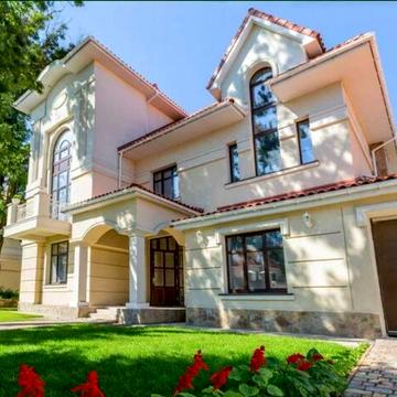 Дом в закрытом кооперативе Королевские сады. Французский бульвар