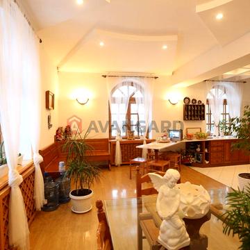 Продам відмінну 5-кім. Сталінка Парк Глоби 98000$ (торг)