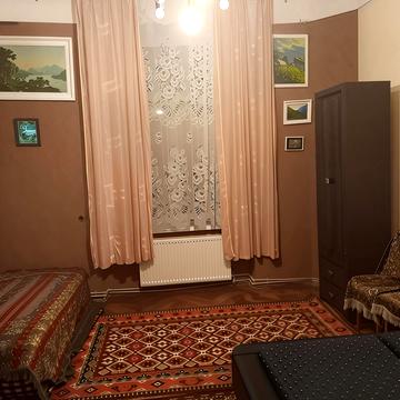 Братів Міхновських вул. (Московська), 8а