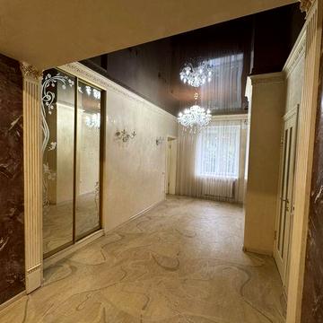 3-кімнатна квартира з ремонтом, світло цілодобово!