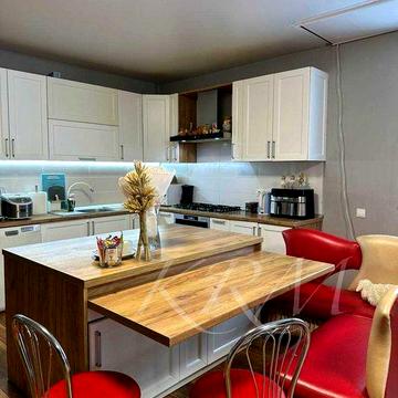 Продаж окремостоячого будинку в Брюховичах