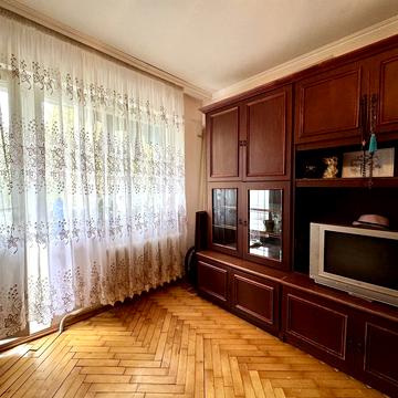 Максима Кривоноса вул., 9