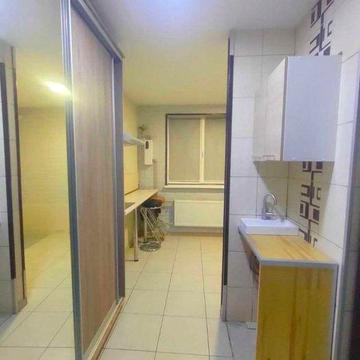 Продаж від власника Гостинки біля Метро "Захисників України"