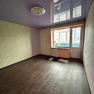 Космонавтів вул., 35