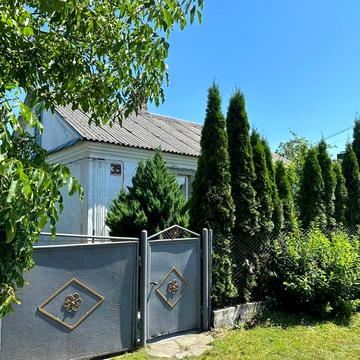 Продається будинок в м. Радивилові з ділянкою на 8,5 соток