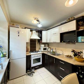 Продам 2 к.к 65м. кв Сіті Центр