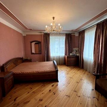 Довгострокова оренда євро двійки по вулиці Кирила Розумовського 17