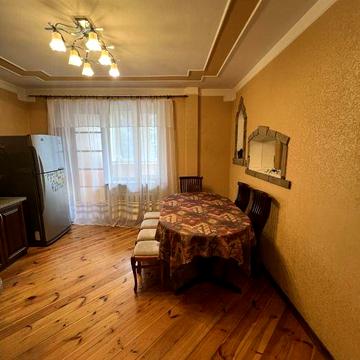 Довгострокова оренда євро двійки по вулиці Кирила Розумовського 17