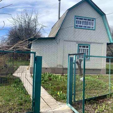 Дачний будинок з ділянкою 17 соток