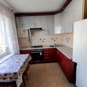Героїв просп., 32