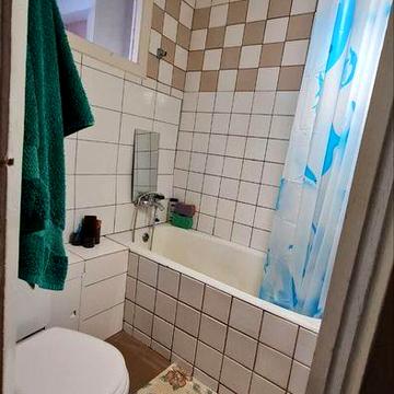 Щербаківського 57. Біля Інтерплощі. Метро "Нивки" або "Сирець"