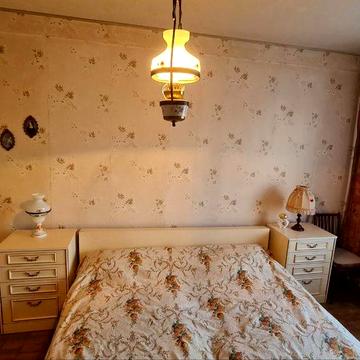 Щербаківського 57. Біля Інтерплощі. Метро "Нивки" або "Сирець"