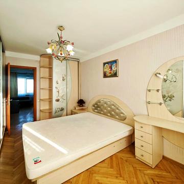 Оболонський просп., 16