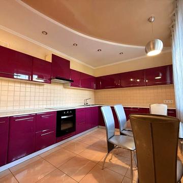 Продам  просторную квартиру ЖК Кедрина 53-А