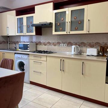 Базарна вул., 49