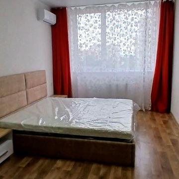 Європейського Союзу просп. (Правди), 49