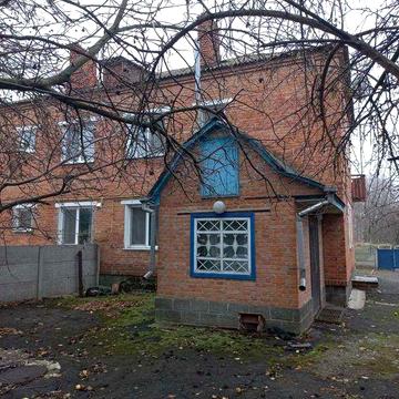 Продаю будинок у центрі с. Вищий Булатець