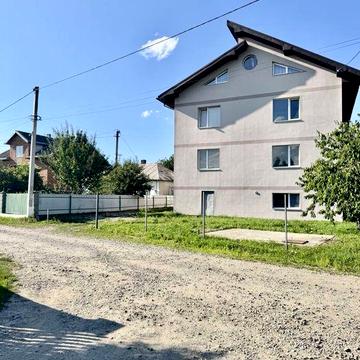 4-х кімнатна квартира в с. Підпечери, біля Івано-Франківська.