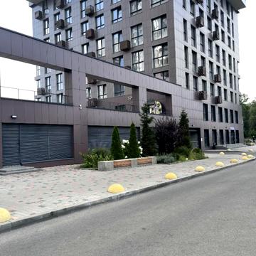 Зоряний бульв., 1-М