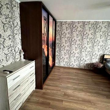 Продам однокімнатну квартиру в центрі міста