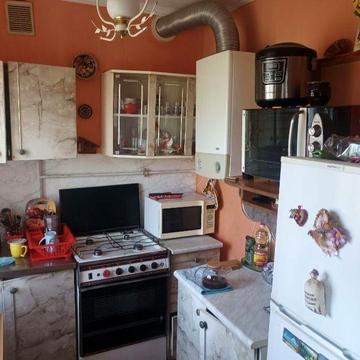 Продаж трьохкімнатной квартири неподалік центра.