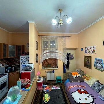 Продається 2 кім квартира зі всоїм двориком