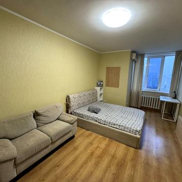 Миколи Бажана просп., 1-М