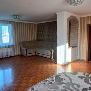 Продається великий будинок