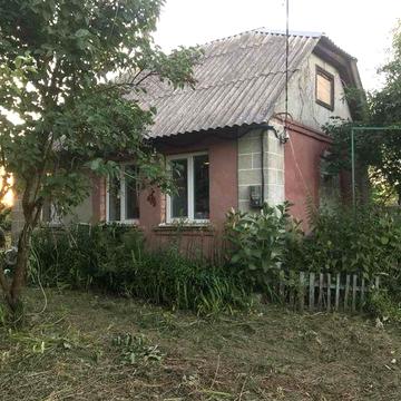 Дім з фудаментом,і участком