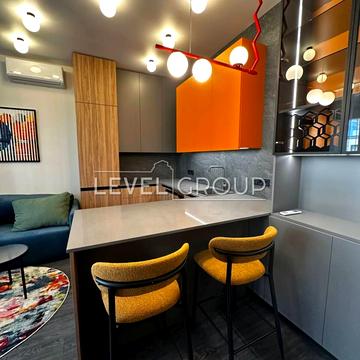 Ґарета Джонса вул. (Сімї Хохлових), 12