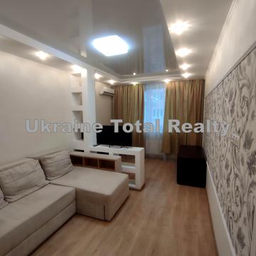 Феодосійська вул., 3-В