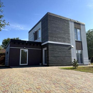 Продаж 3к Дім Тракторобудівників проспект
