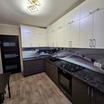 Оренжа 3 кімнатноі квартири