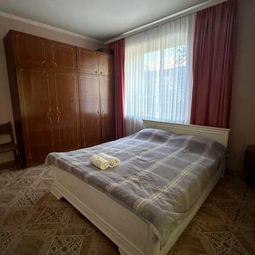 Продам 2-кімнатну квартиру. Вул.Київська,51.