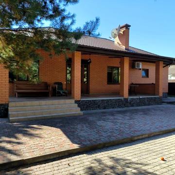 Продаж приватного будинку поруч з лісом.