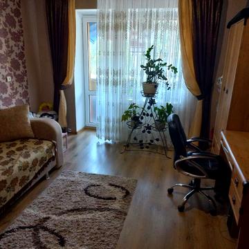 Продаж квартири 3 кімнати, частково з меблями, РОКИНІ