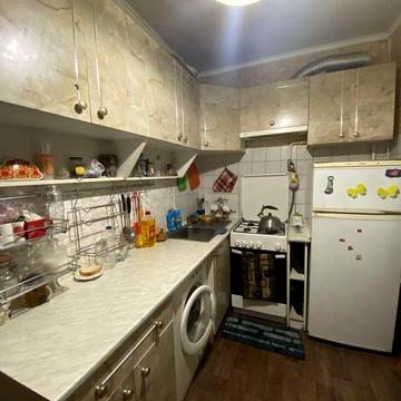 2-кімнатна метро Нивки  15 хв пішки вул. Салютна 10 Шевченківський