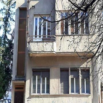Продам дом в центре города под бизнес