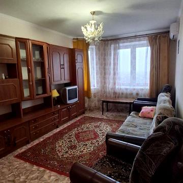 Теплична вул., 42