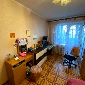 Продаж 3кімнатної квартири на Виставці