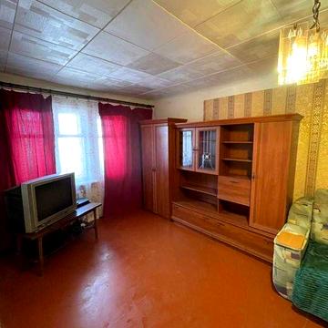 ул Фукса 3, 40 м2 - после косметического ремонта, сталинка