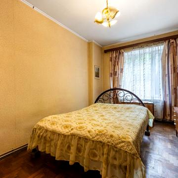 Академіка Андрія Сахарова вул., 24