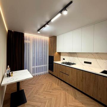 Юліана Пелеша вул., 85