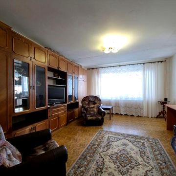 Продам простору 3-кімнатну квартиру на Заливній