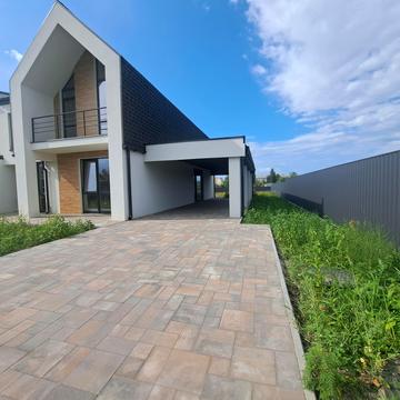 Молодіжна вул.