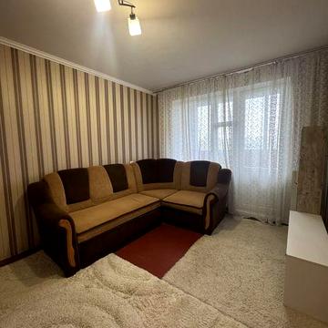 Однокімнатна квартира на Митниці