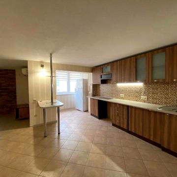 Квартира с ремонтом в центре Таирова